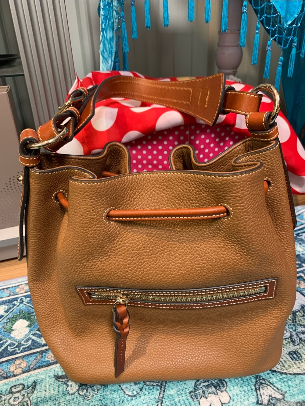 Dooney & Bourke R2077 pebbled leather drawstring bucket bag NEW QVC camel tan - Picture 3 of 6